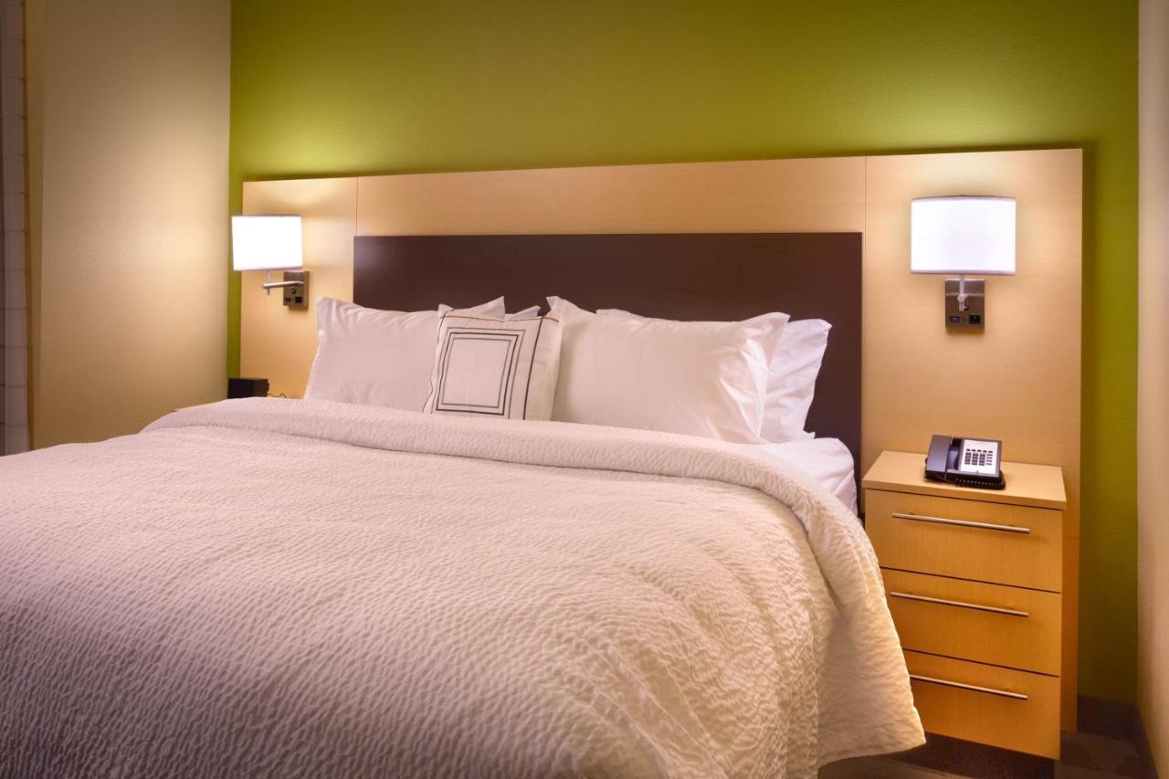 Towneplace Suites By Marriott Dickinson Bagian luar foto
