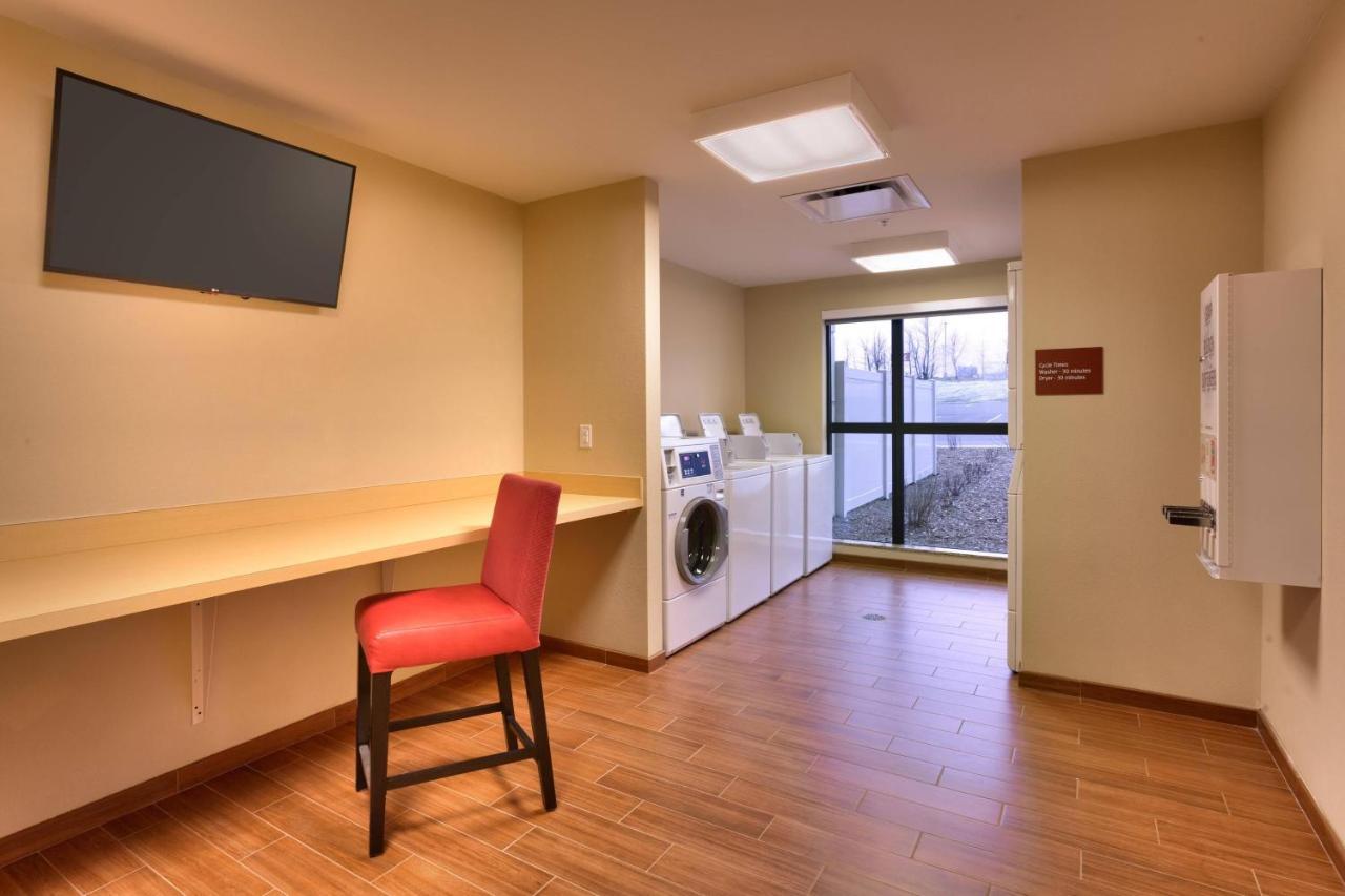 Towneplace Suites By Marriott Dickinson Bagian luar foto