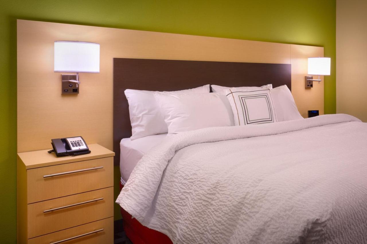 Towneplace Suites By Marriott Dickinson Bagian luar foto