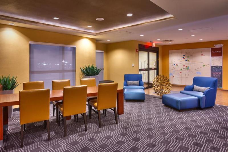 Towneplace Suites By Marriott Dickinson Bagian luar foto