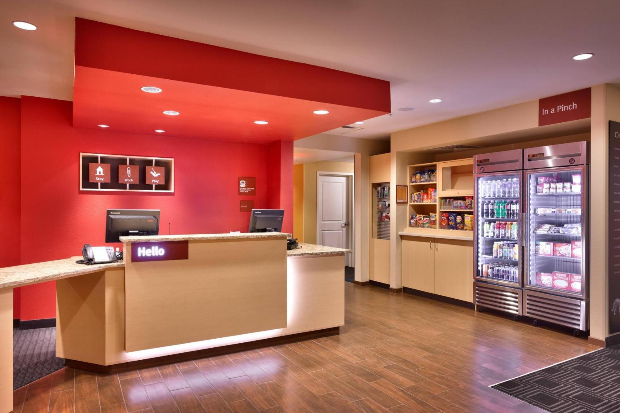 Towneplace Suites By Marriott Dickinson Bagian luar foto
